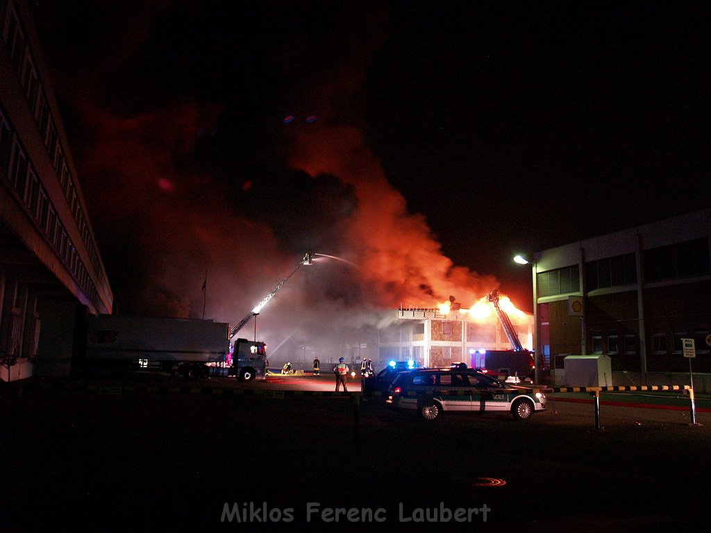 Grossbrand Halle auf dem Grossmarkt Koeln P497.JPG